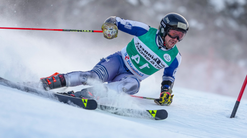 UNH skiing